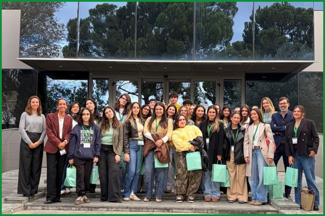 Alumnos de la Universidad Camilo José Cela visitan Italfarmaco